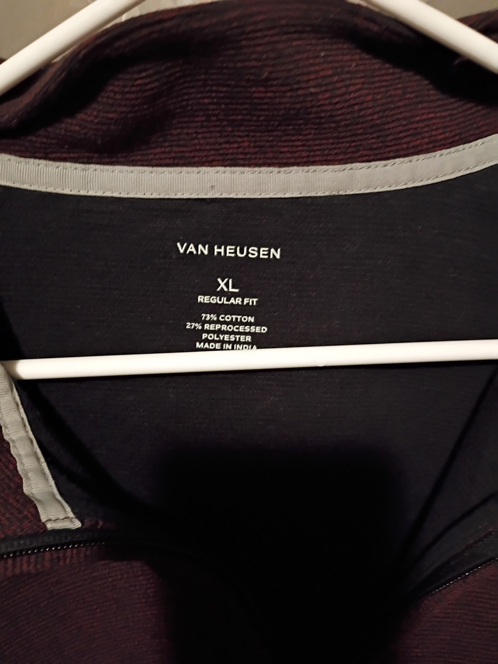 Van Heusen Men's XL Maroon and Black Sweater.